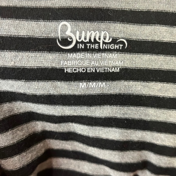 Bump In The Night Gray & Black Stripped Top, Built In Shelf Bra, Women’s Size M. - Picture 7 of 9